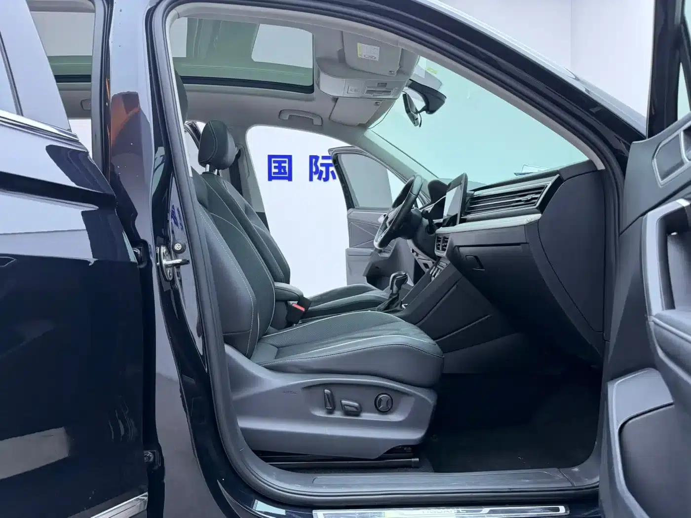 Tiguan L 2023 280TSI Automatic 2WD Trendy Limited Edition — миниатюра 14