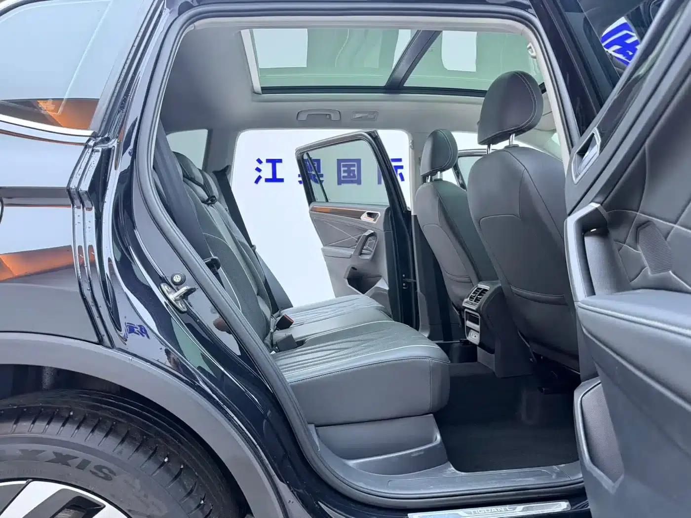 Tiguan L 2023 280TSI Automatic 2WD Trendy Limited Edition — миниатюра 17