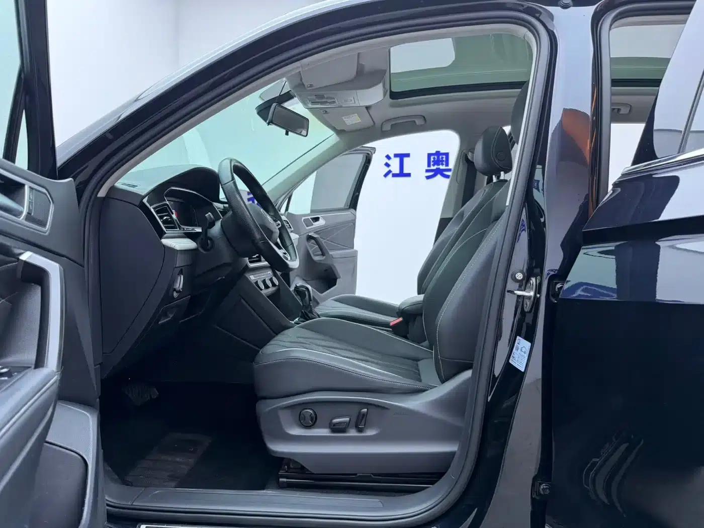 Tiguan L 2023 280TSI Automatic 2WD Trendy Limited Edition — миниатюра 5
