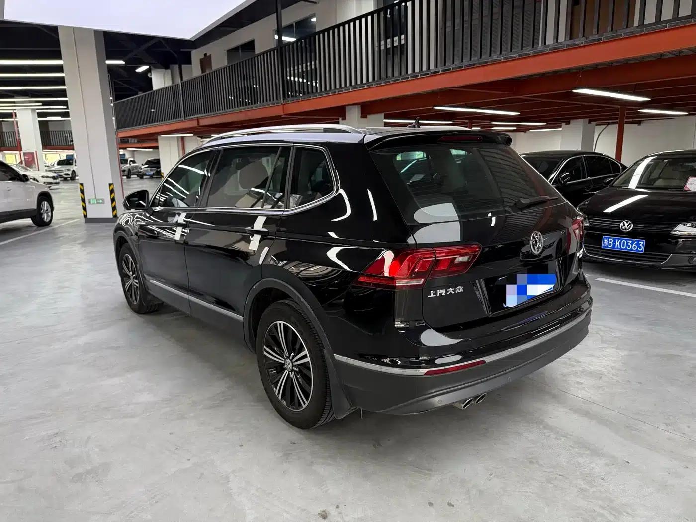 Tiguan L 2021 330TSI Automatic 2WD R-Line Premium Edition — миниатюра 15
