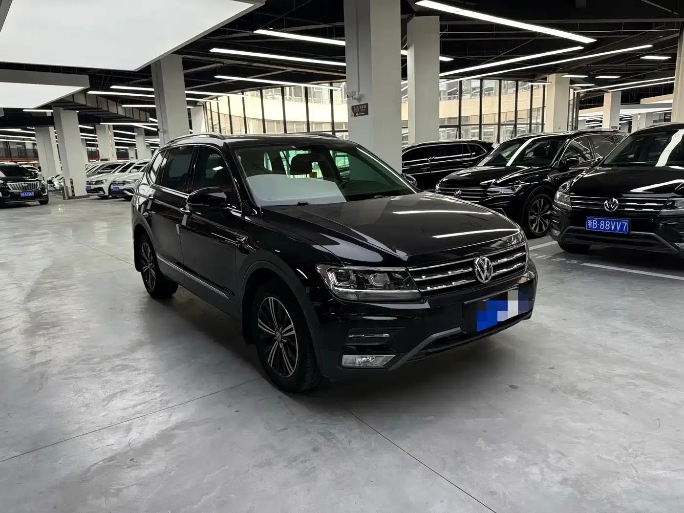 Tiguan L 2021 330TSI Automatic 2WD R-Line Premium Edition — миниатюра 3