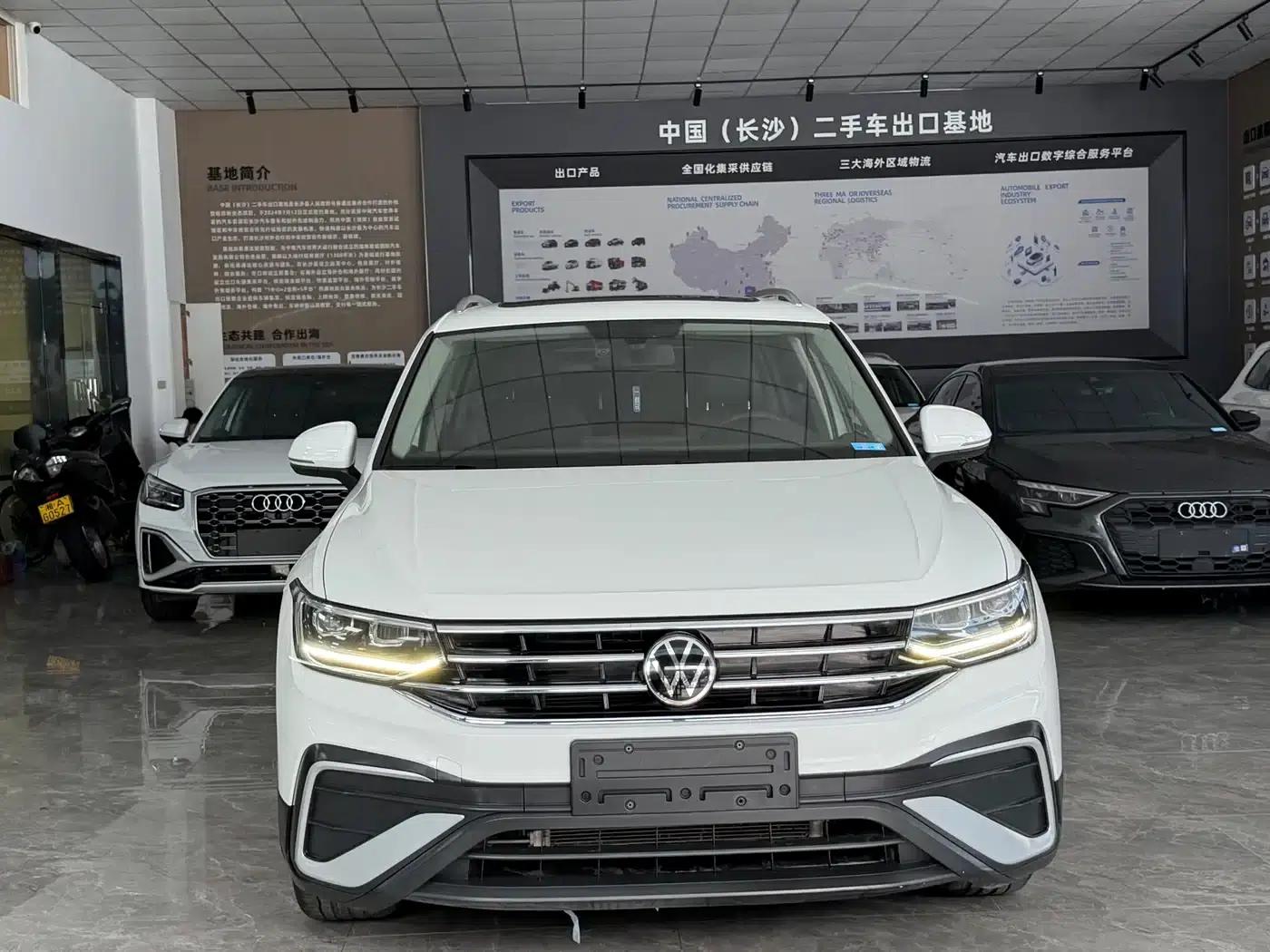 Tiguan L 2023 280TSI Automatic 2WD Trendy Limited Edition — миниатюра 2