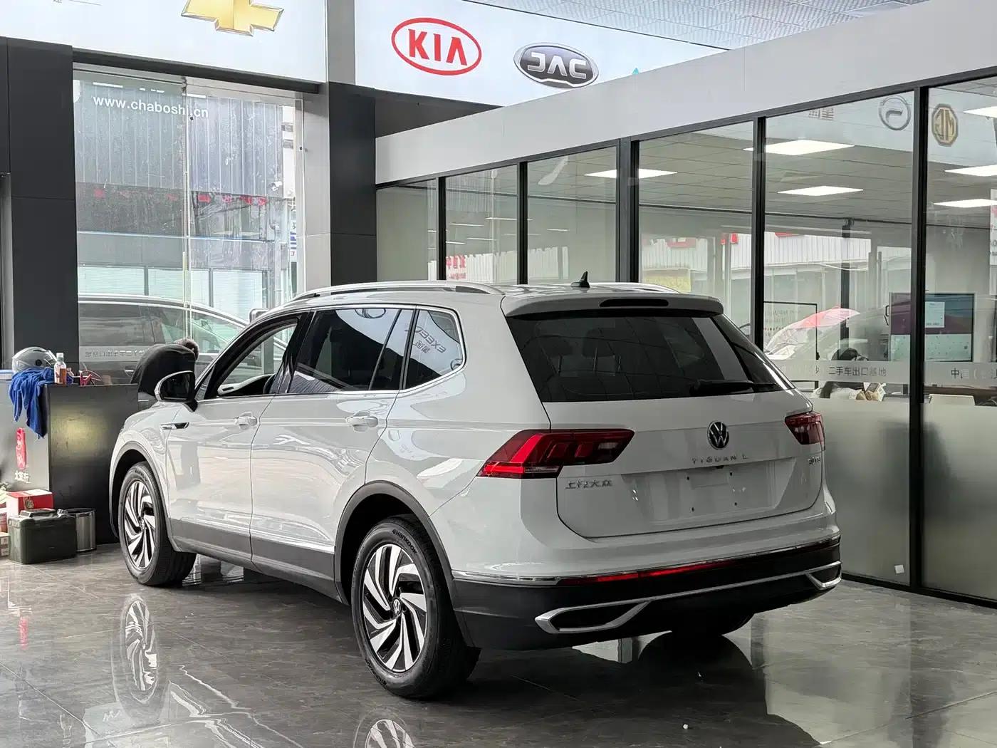Tiguan L 2023 280TSI Automatic 2WD Trendy Limited Edition — миниатюра 13