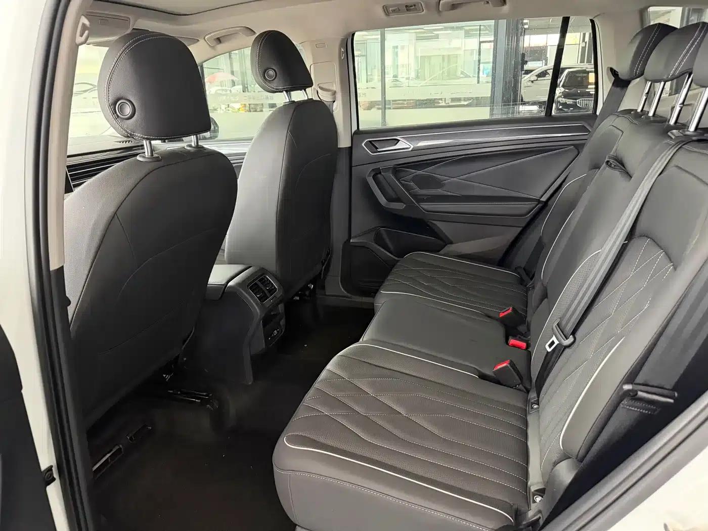 Tiguan L 2023 280TSI Automatic 2WD Trendy Limited Edition — миниатюра 5