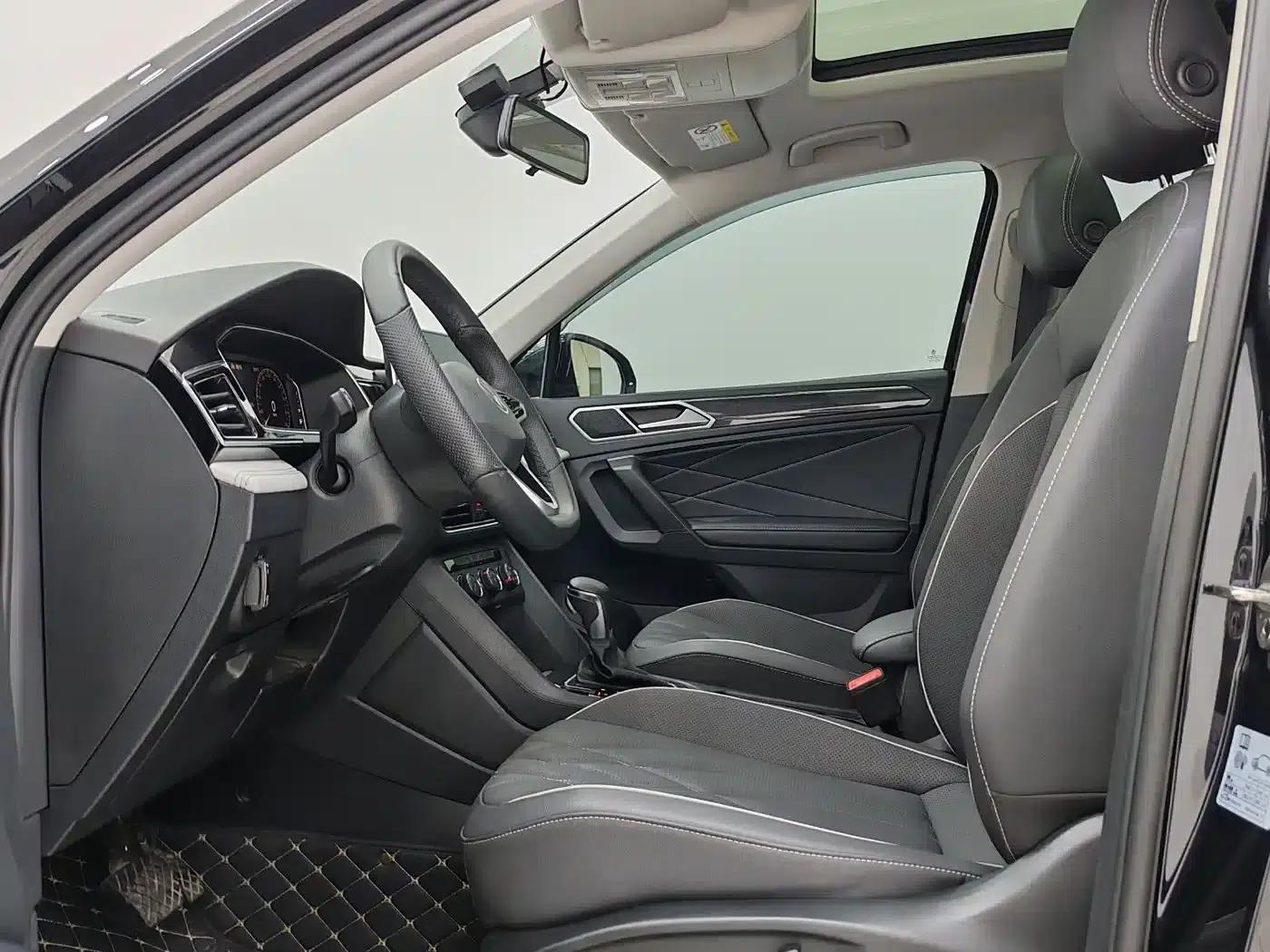 Tiguan L 2023 280TSI Automatic 2WD Trendy Limited Edition — миниатюра 10