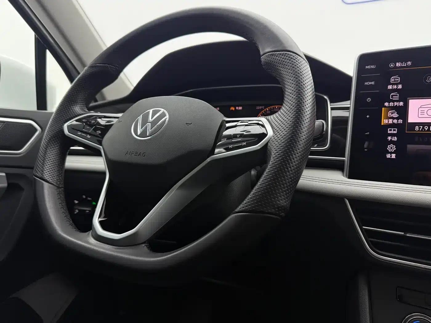Tiguan L 2023 280TSI Automatic 2WD Trendy Limited Edition — миниатюра 13