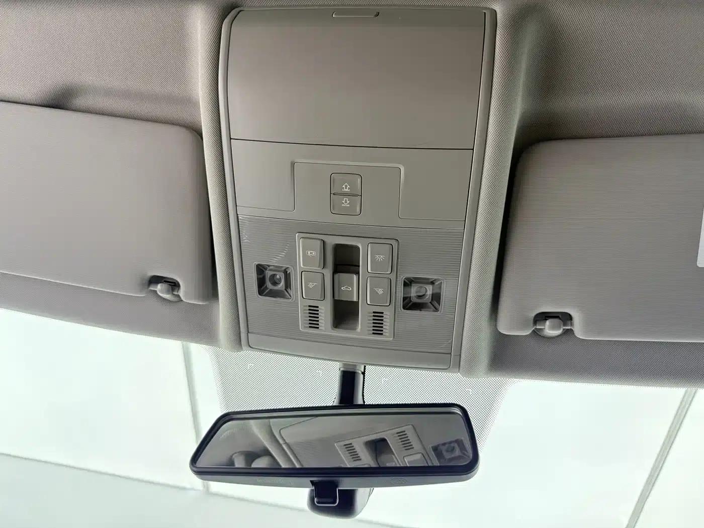 Tiguan L 2023 280TSI Automatic 2WD Trendy Limited Edition — миниатюра 16