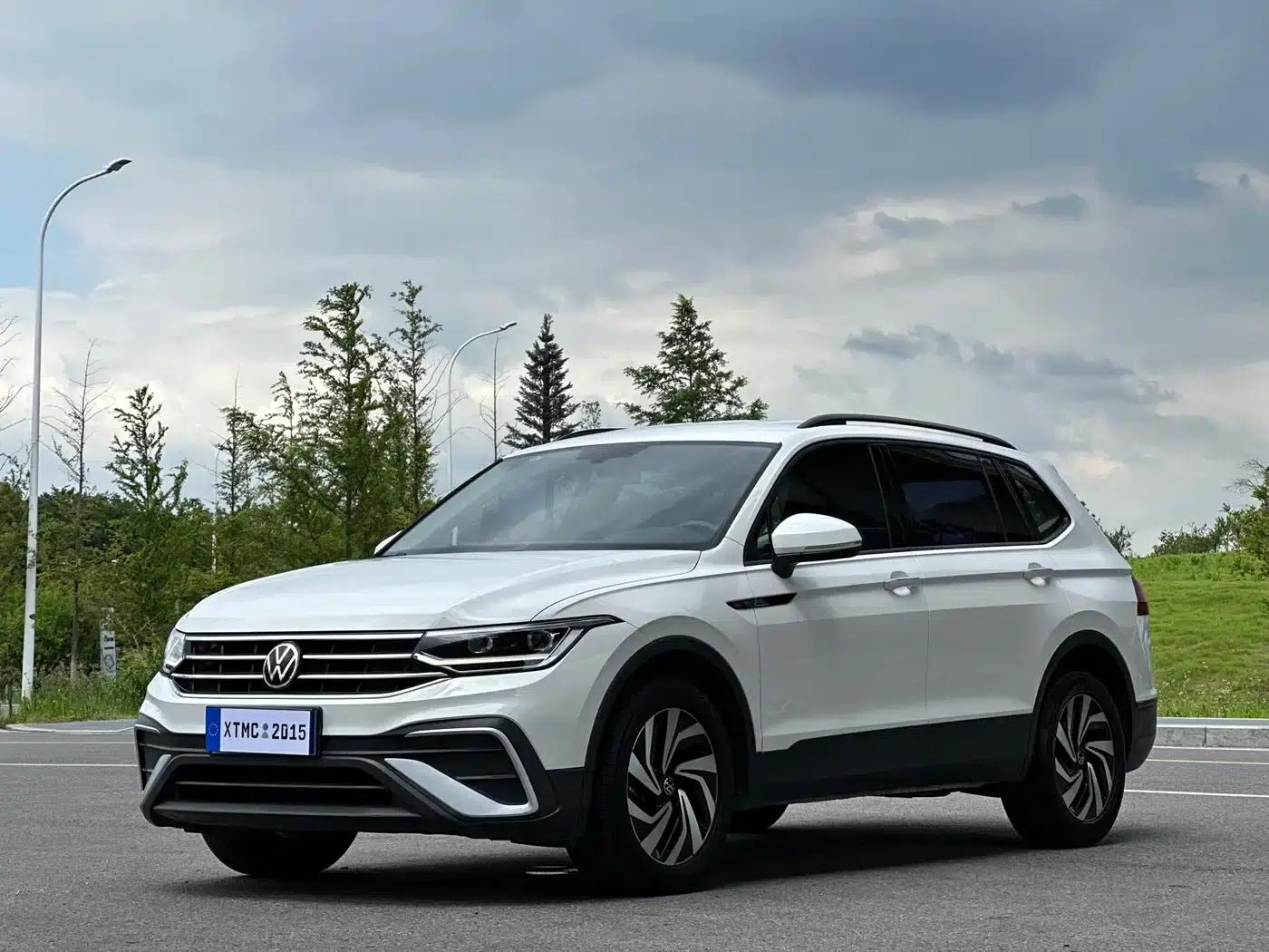 Tiguan L 2022 330TSI Automatic 2WD Comfort Edition — миниатюра 1