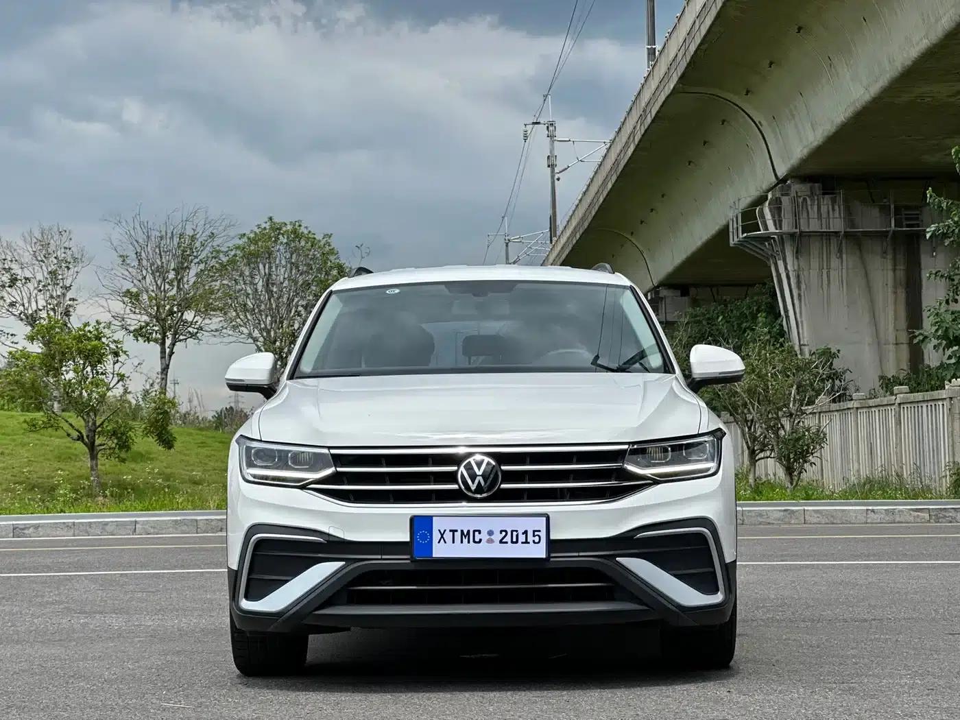 Tiguan L 2022 330TSI Automatic 2WD Comfort Edition — миниатюра 2