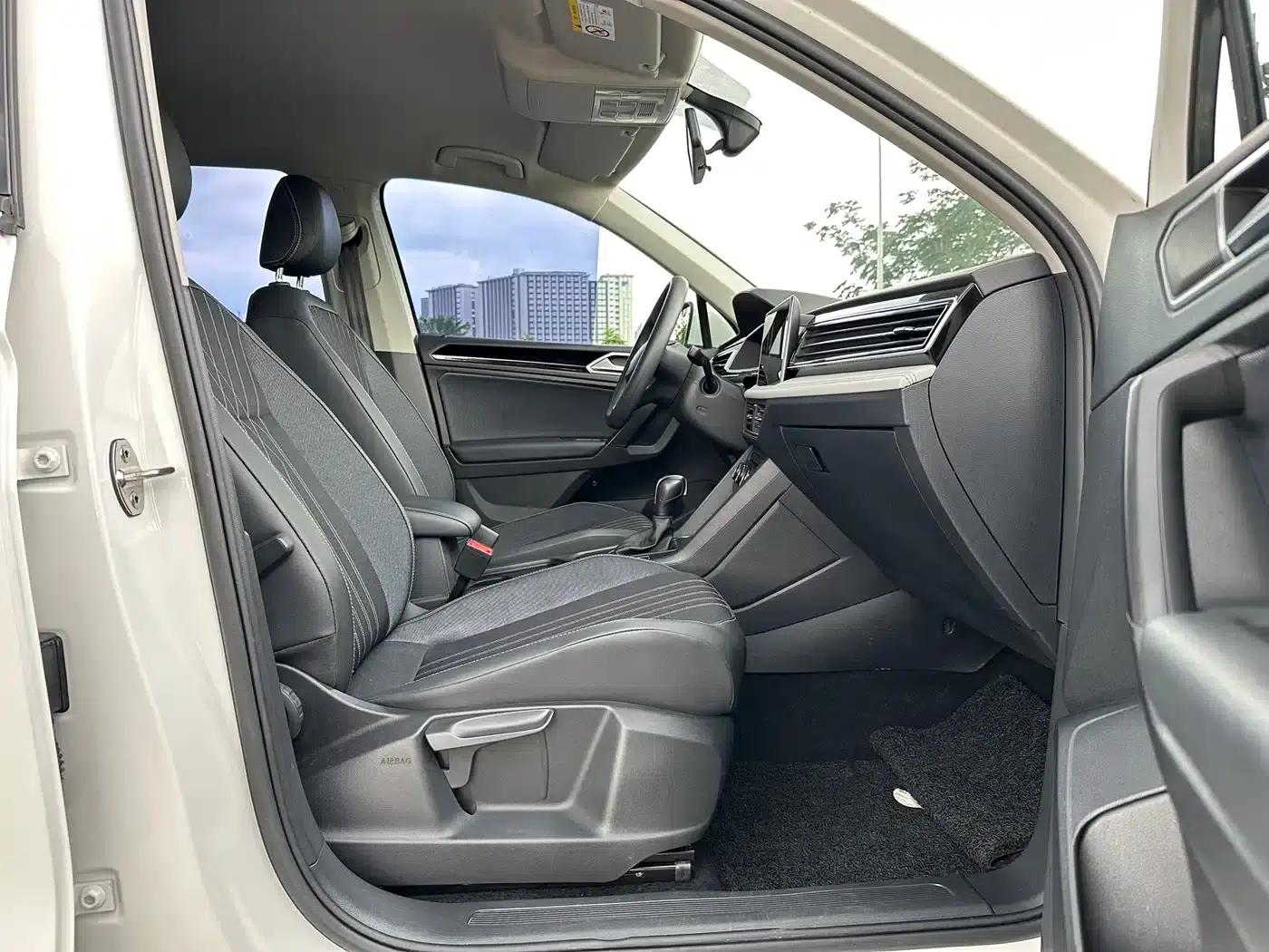 Tiguan L 2022 330TSI Automatic 2WD Comfort Edition — миниатюра 11