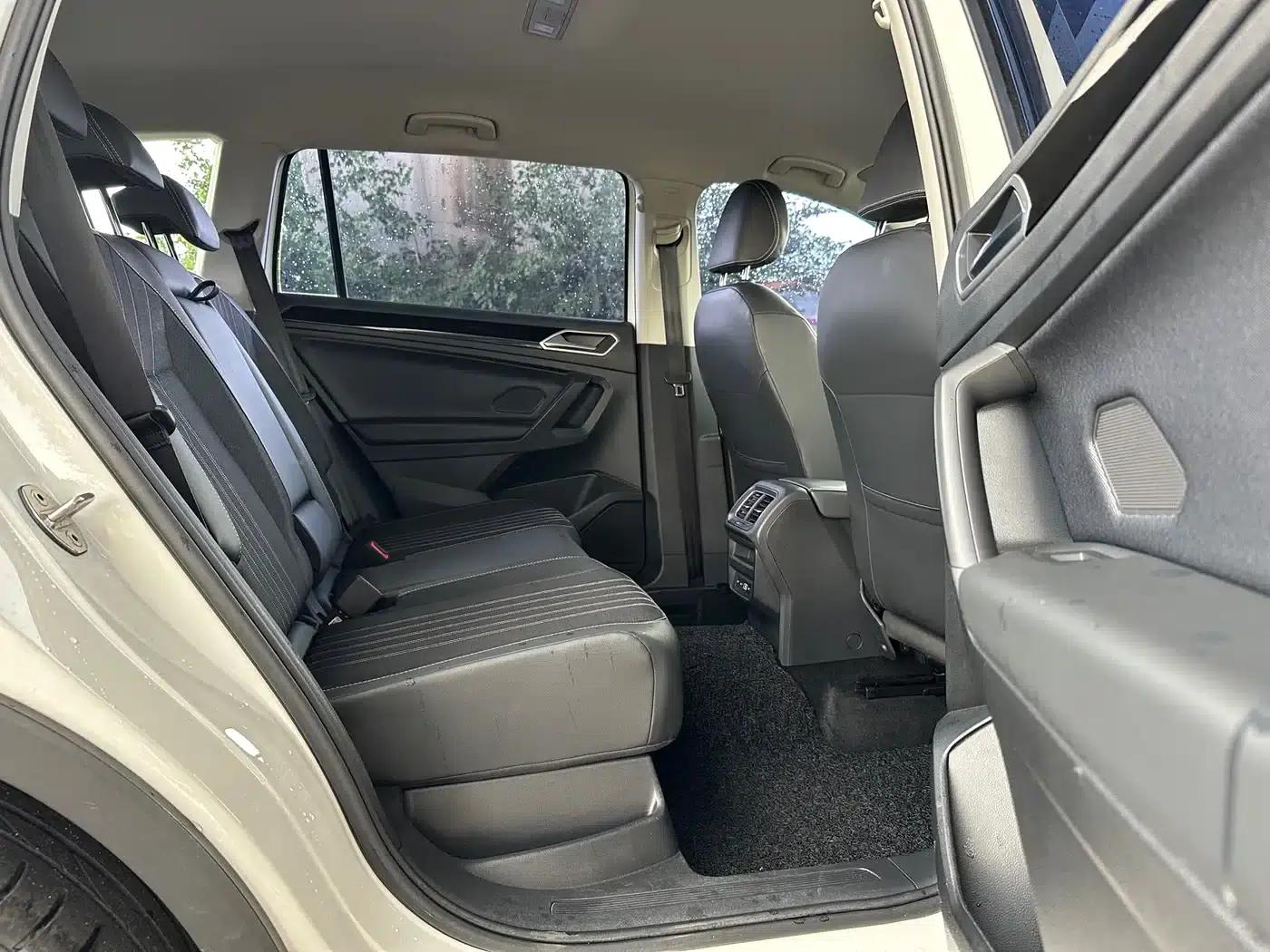 Tiguan L 2022 330TSI Automatic 2WD Comfort Edition — миниатюра 12