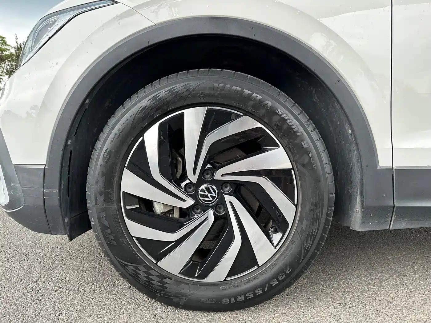 Tiguan L 2022 330TSI Automatic 2WD Comfort Edition — миниатюра 18