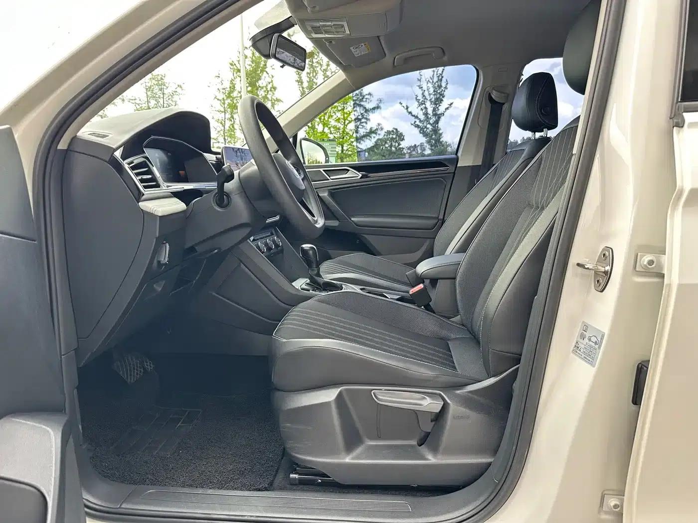 Tiguan L 2022 330TSI Automatic 2WD Comfort Edition — миниатюра 5