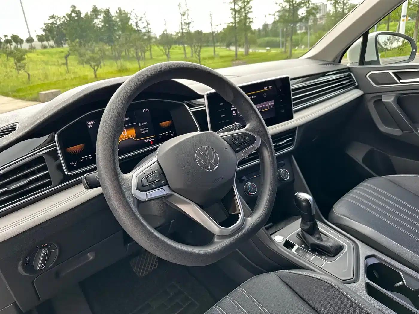 Tiguan L 2022 330TSI Automatic 2WD Comfort Edition — миниатюра 6