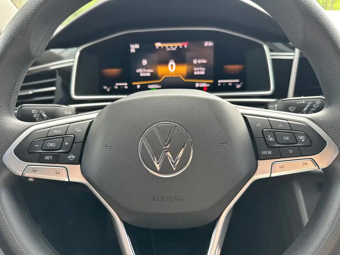 Tiguan L 2022 330TSI Automatic 2WD Comfort Edition — миниатюра 9