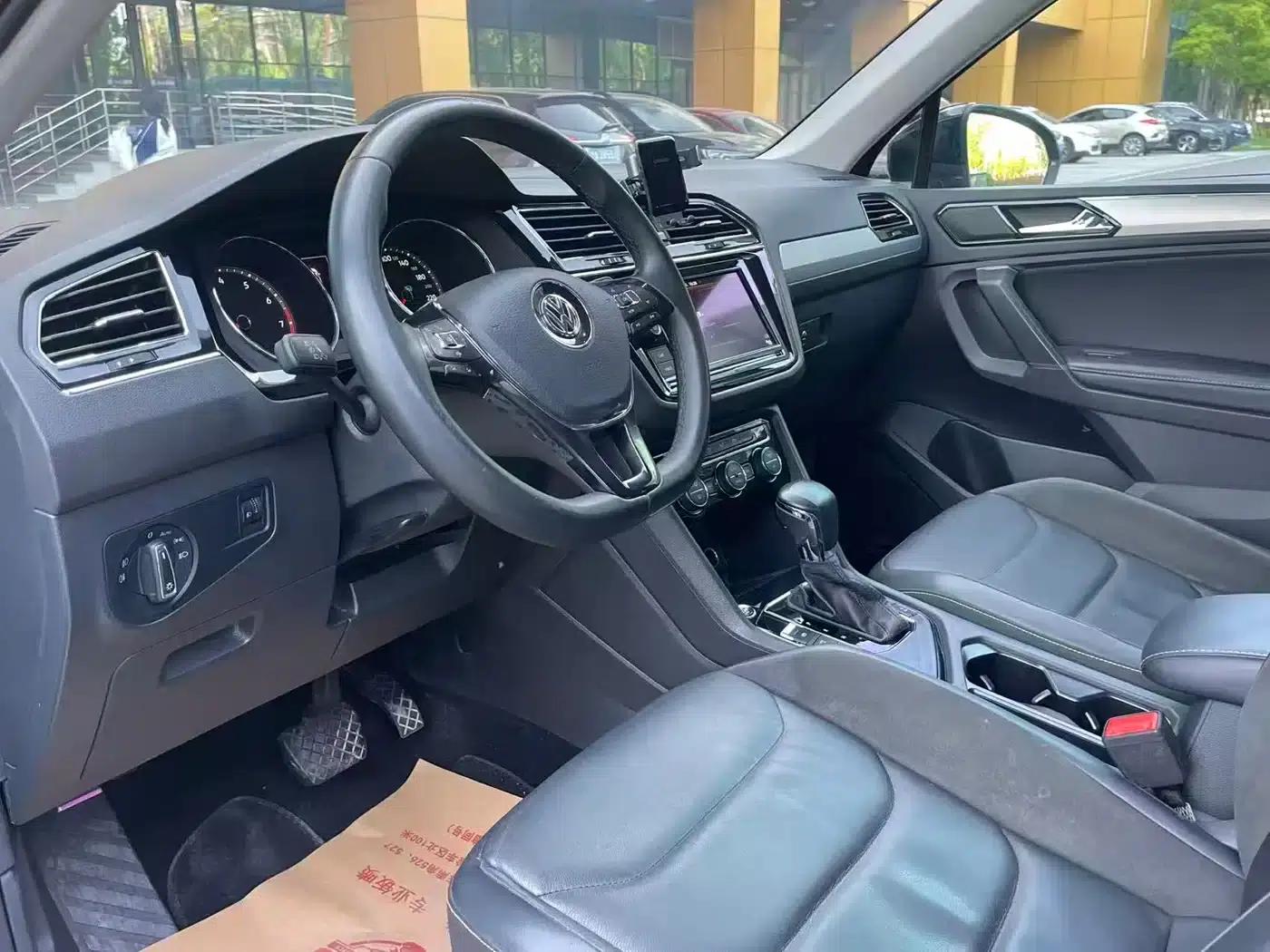 Tiguan L 2018 Facelift 330TSI Automatic 2WD Comfort Edition — миниатюра 13