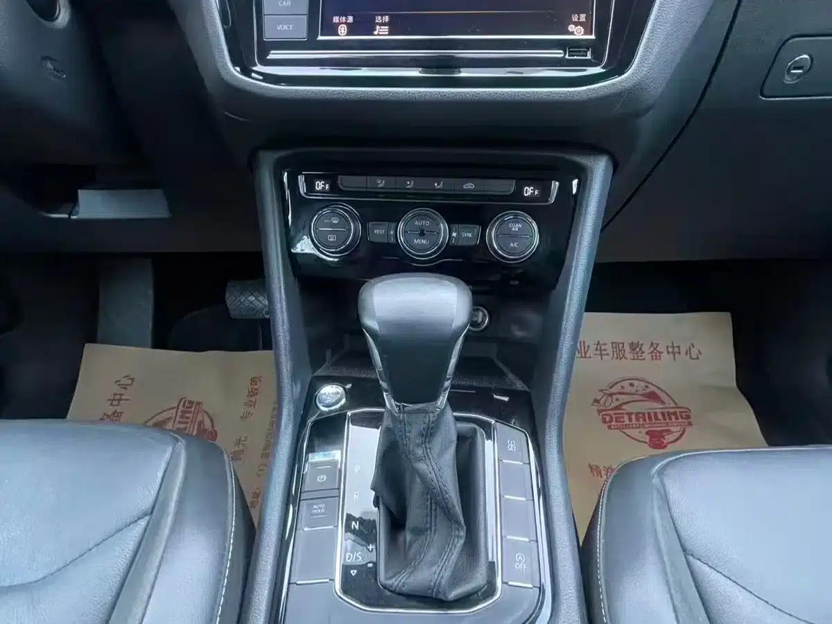 Tiguan L 2018 Facelift 330TSI Automatic 2WD Comfort Edition — миниатюра 9