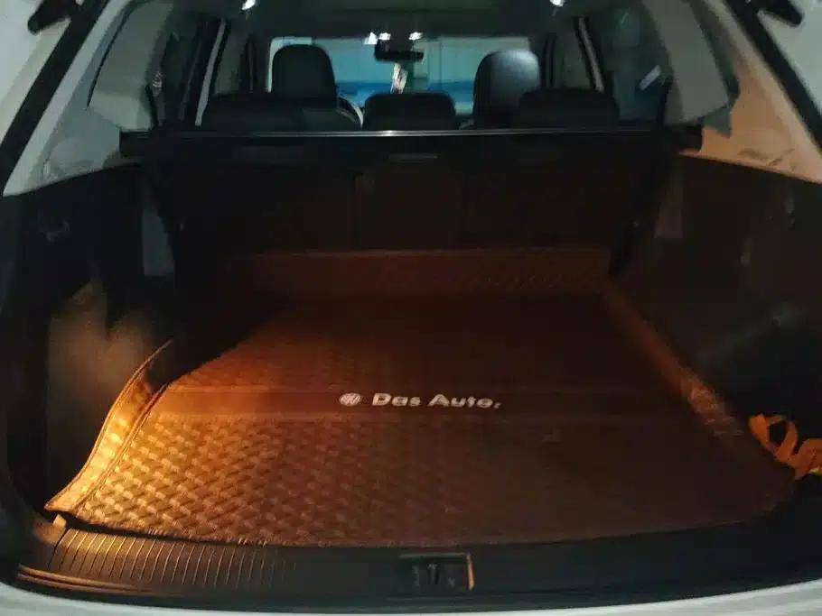 Tiguan L 2023 330TSI Automatic 2WD R-Line Premium Edition — миниатюра 4