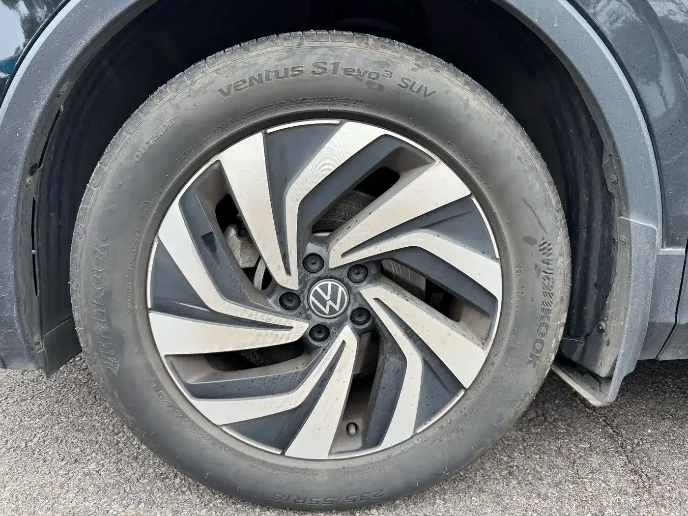 Tiguan L 2024 Outstanding Edition 300TSI Automatic 2WD Dragon Edition — миниатюра 5