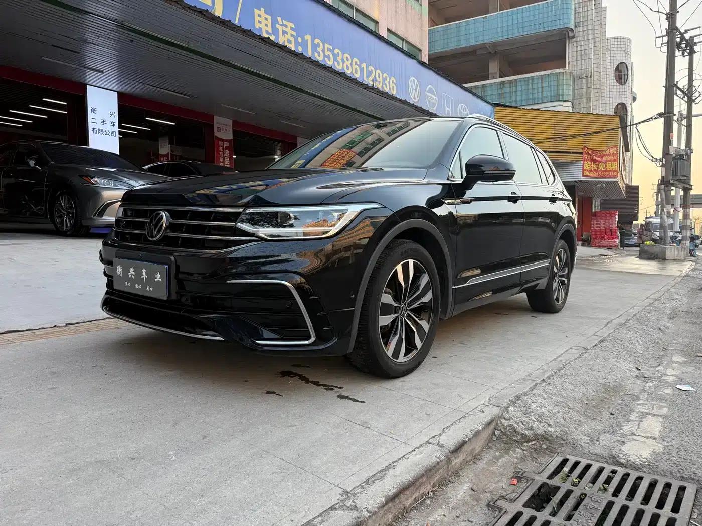 Tiguan L 2023 330TSI Automatic 2WD R-Line Premium Edition — миниатюра 1