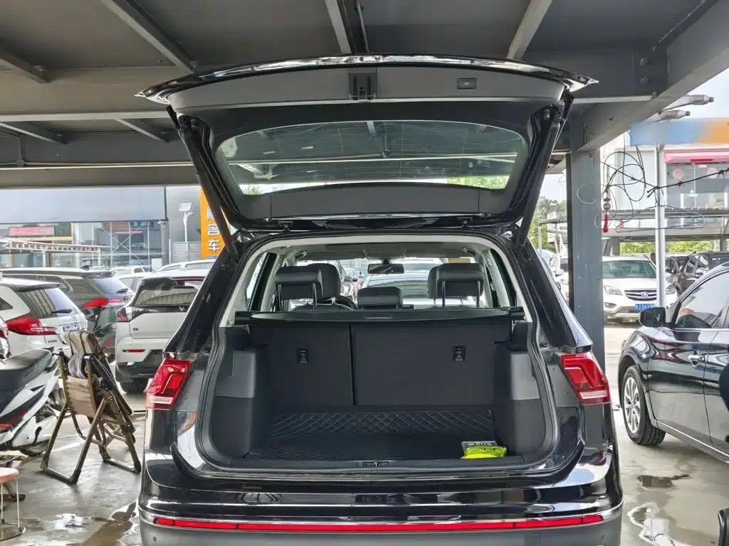 Tiguan L 2025 Outstanding Edition 300TSI Automatic 2WD Dragon Edition — миниатюра 2