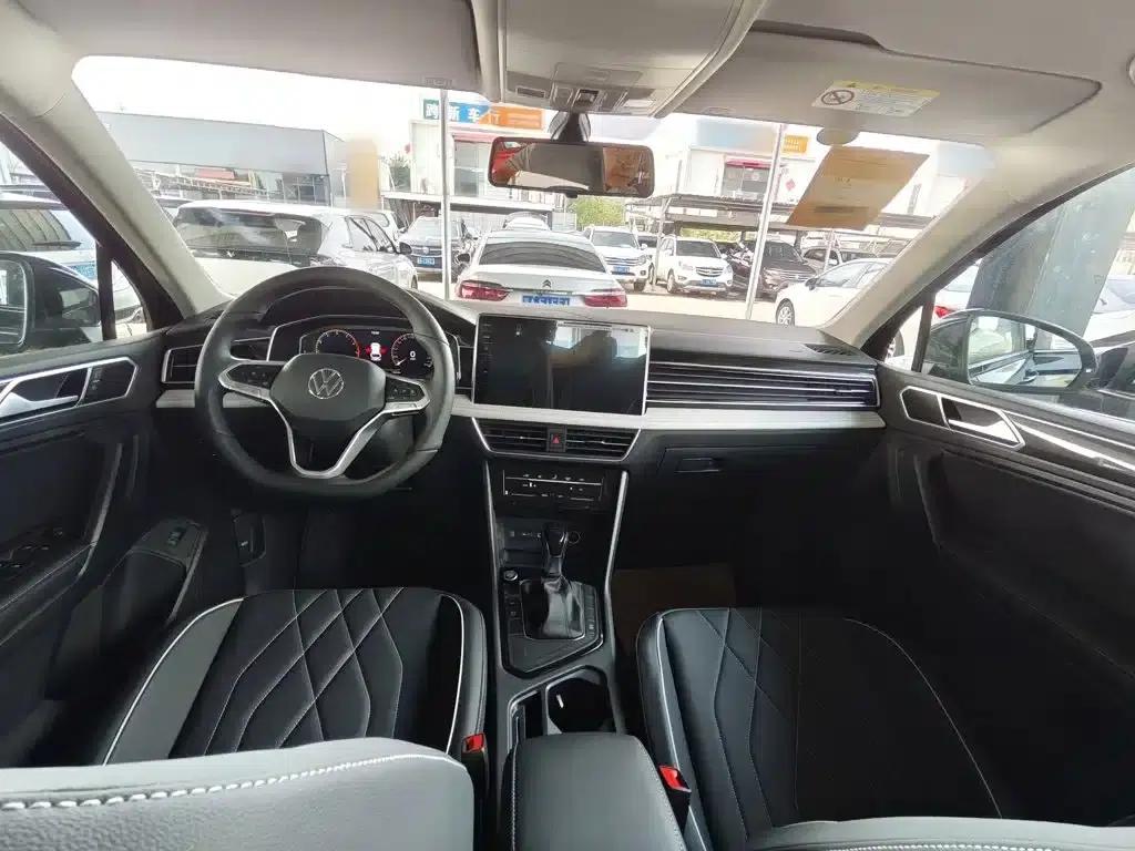 Tiguan L 2025 Outstanding Edition 300TSI Automatic 2WD Dragon Edition — миниатюра 14