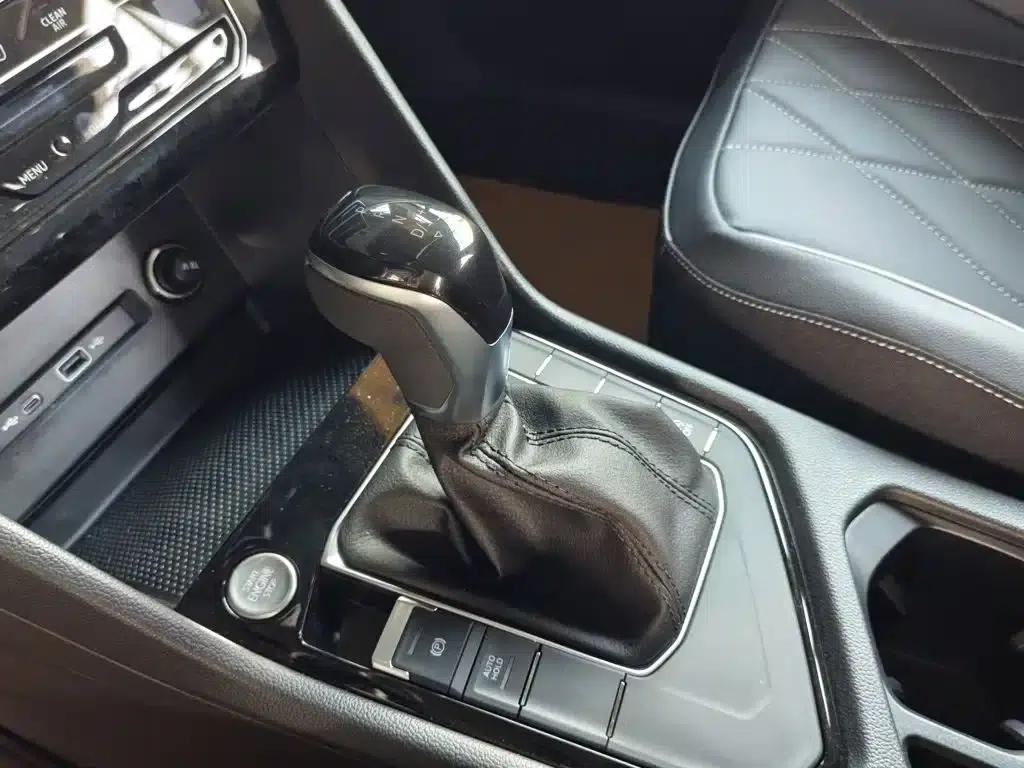 Tiguan L 2025 Outstanding Edition 300TSI Automatic 2WD Dragon Edition — миниатюра 15