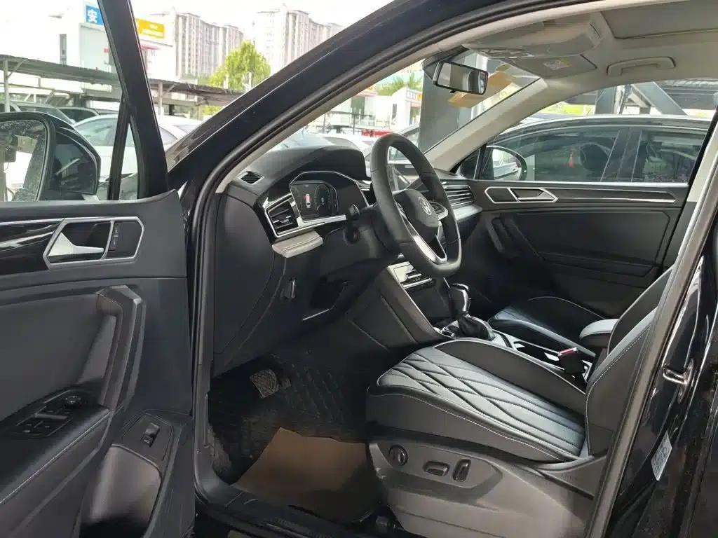 Tiguan L 2025 Outstanding Edition 300TSI Automatic 2WD Dragon Edition — миниатюра 16