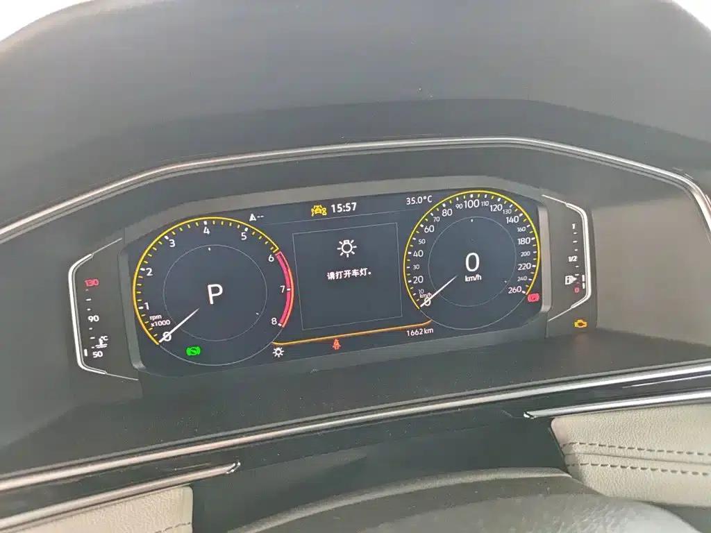 Tiguan L 2025 Outstanding Edition 300TSI Automatic 2WD Dragon Edition — миниатюра 6