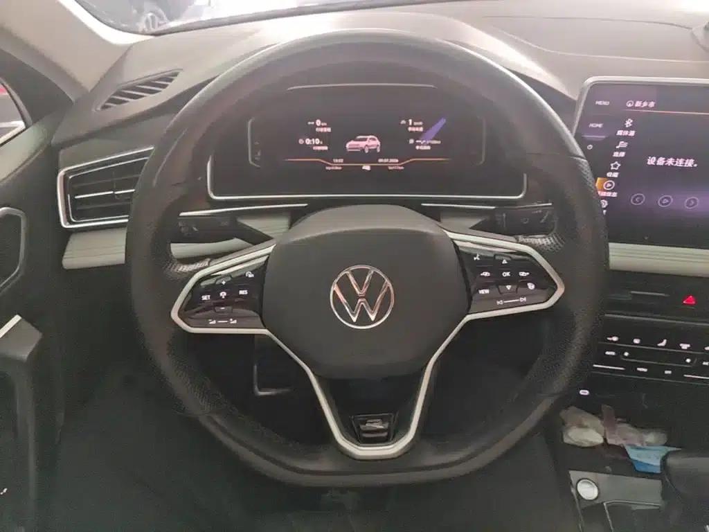 Tiguan L 2022 330TSI Automatic 2WD R-Line Premium Edition — миниатюра 11