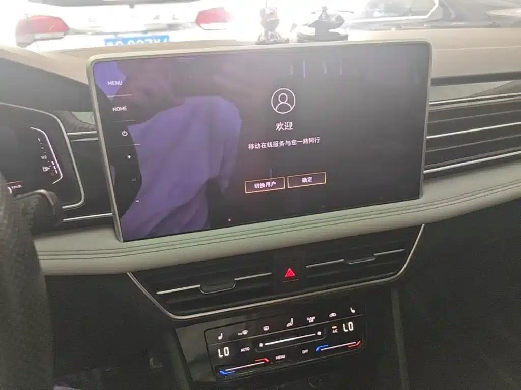 Tiguan L 2022 330TSI Automatic 2WD R-Line Premium Edition — миниатюра 13