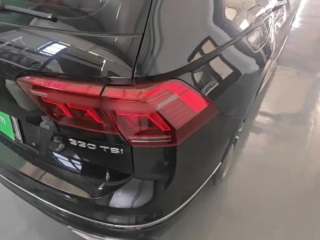 Tiguan L 2022 330TSI Automatic 2WD R-Line Premium Edition — миниатюра 8