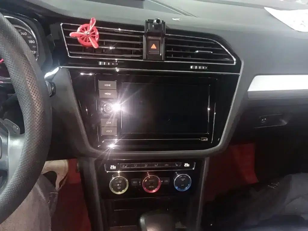 Tiguan L 2019 330TSI Automatic 2WD Smart Luxury Edition (National V Emission Standard) — миниатюра 13