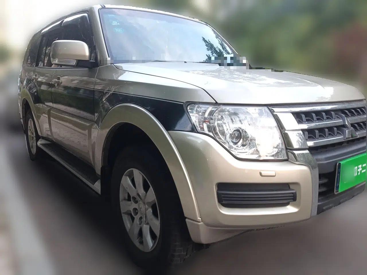 Mitsubishi Pajero 2016 3.0L Automatic Luxury Edition China IV — миниатюра 3
