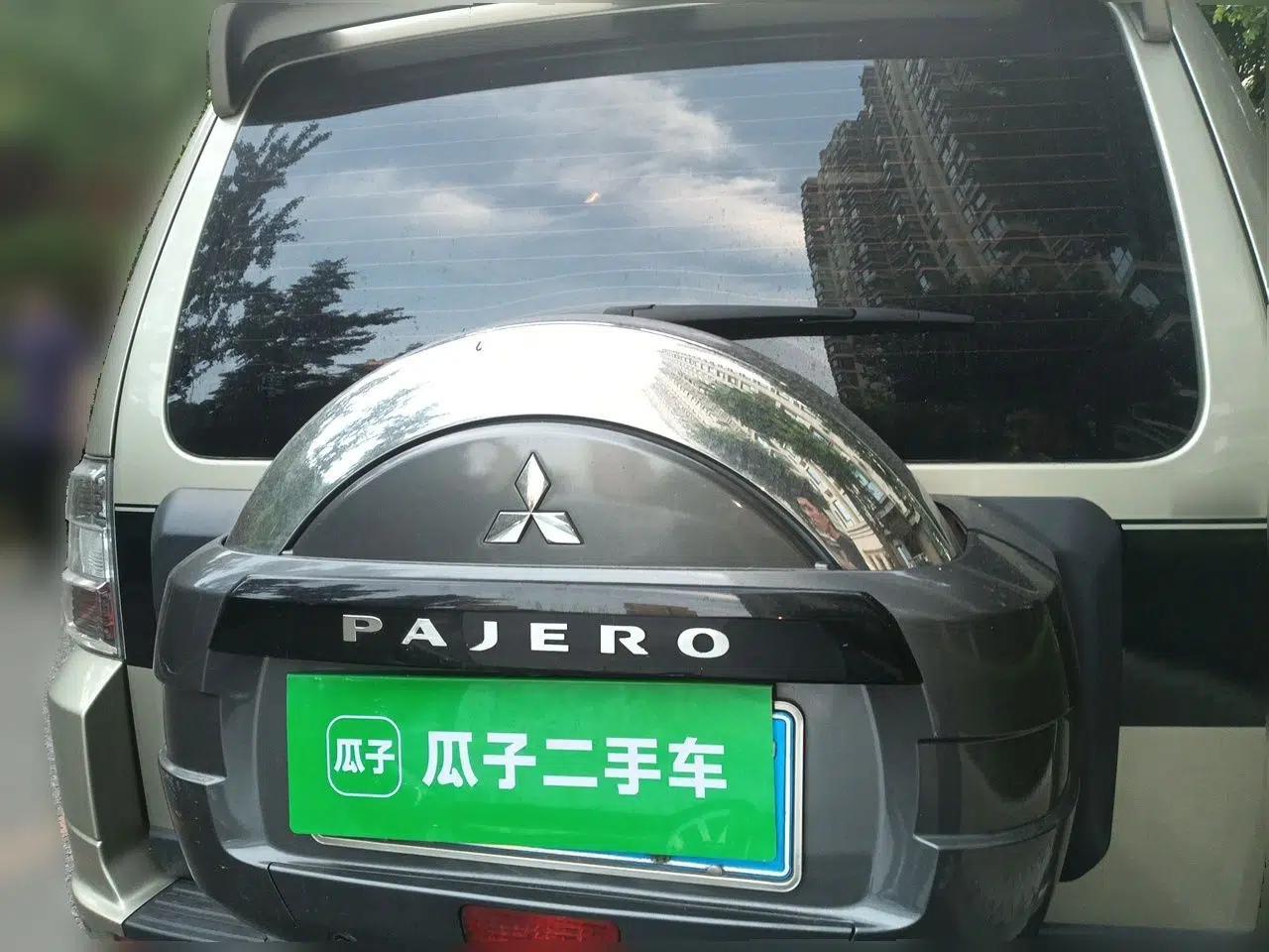 Mitsubishi Pajero 2016 3.0L Automatic Luxury Edition China IV — миниатюра 5
