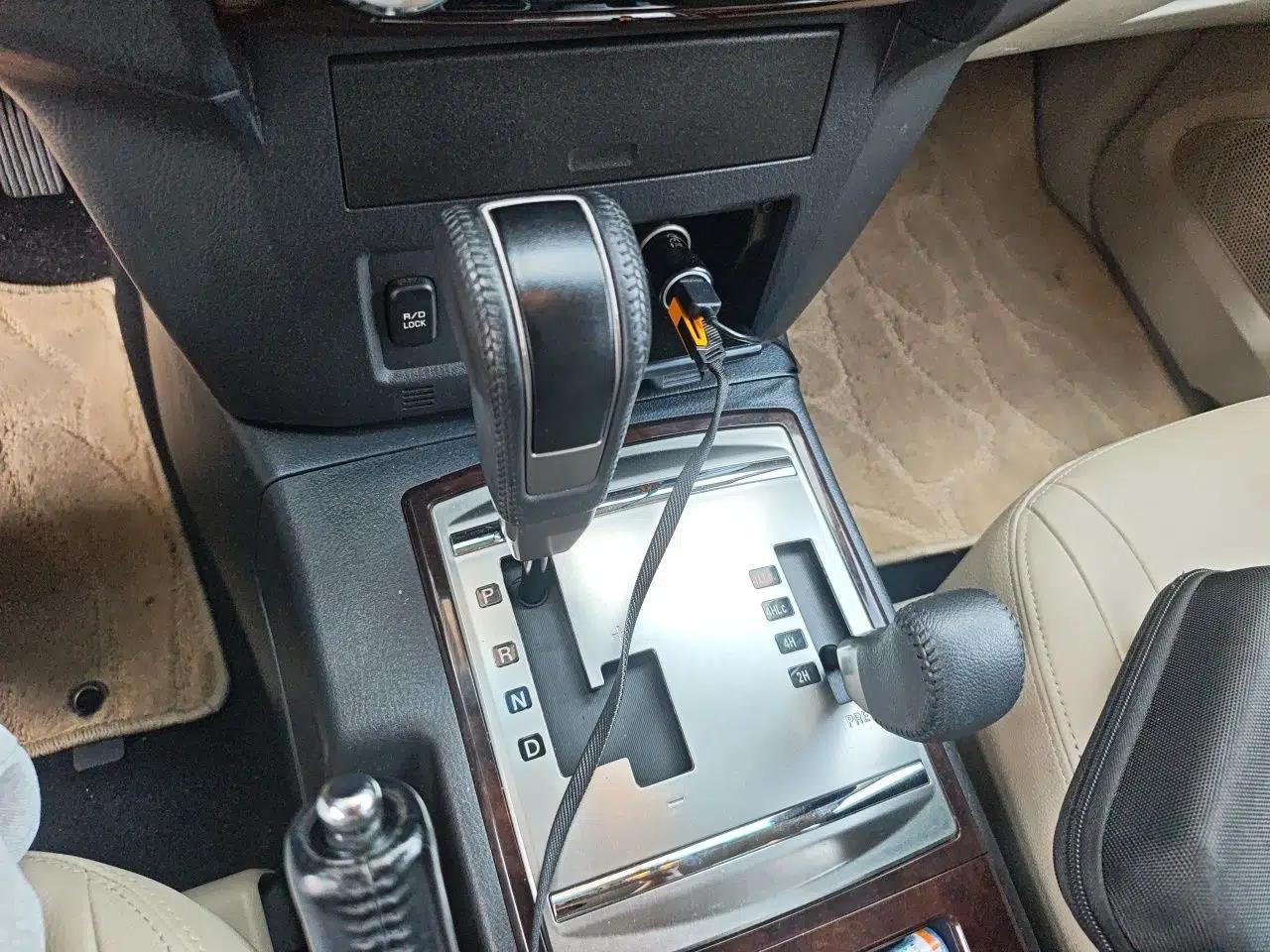 Mitsubishi Pajero 2018 Mitsubishi Pajero, 7 seats, automatic transmission, sunroof, gasoline-powered — миниатюра 14