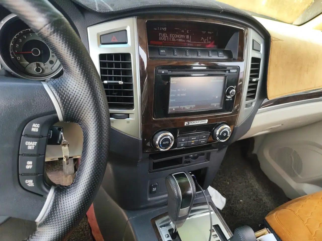 Mitsubishi Pajero 2018 Parallel Import, 3.8L Automatic, with Sunroof, 7-Seater — миниатюра 13
