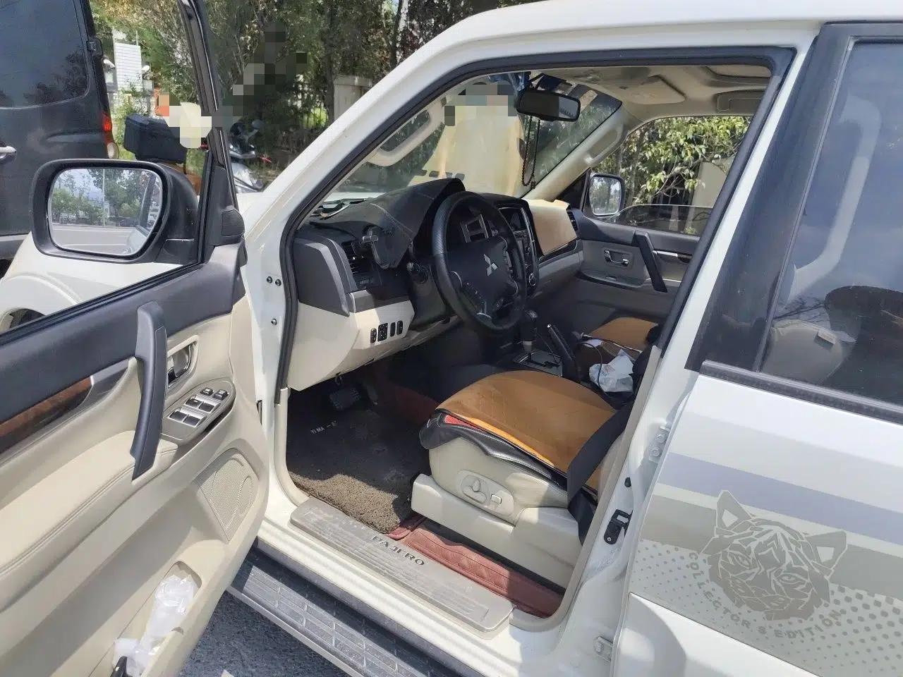 Mitsubishi Pajero 2018 Parallel Import, 3.8L Automatic, with Sunroof, 7-Seater — миниатюра 16