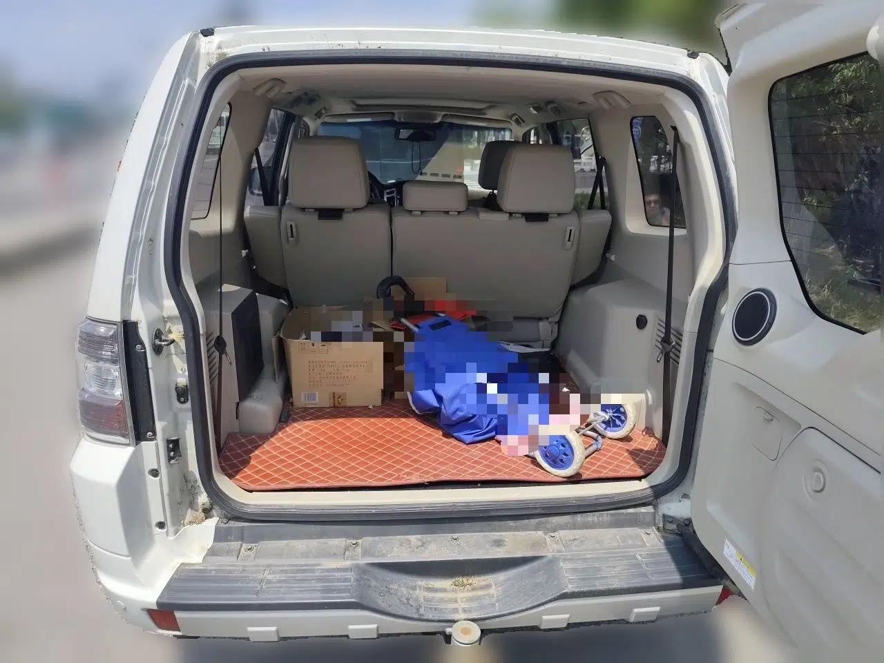 Mitsubishi Pajero 2018 Parallel Import, 3.8L Automatic, with Sunroof, 7-Seater — миниатюра 19