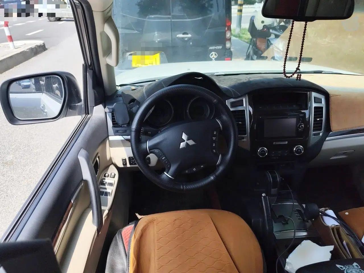 Mitsubishi Pajero 2018 Parallel Import, 3.8L Automatic, with Sunroof, 7-Seater — миниатюра 10