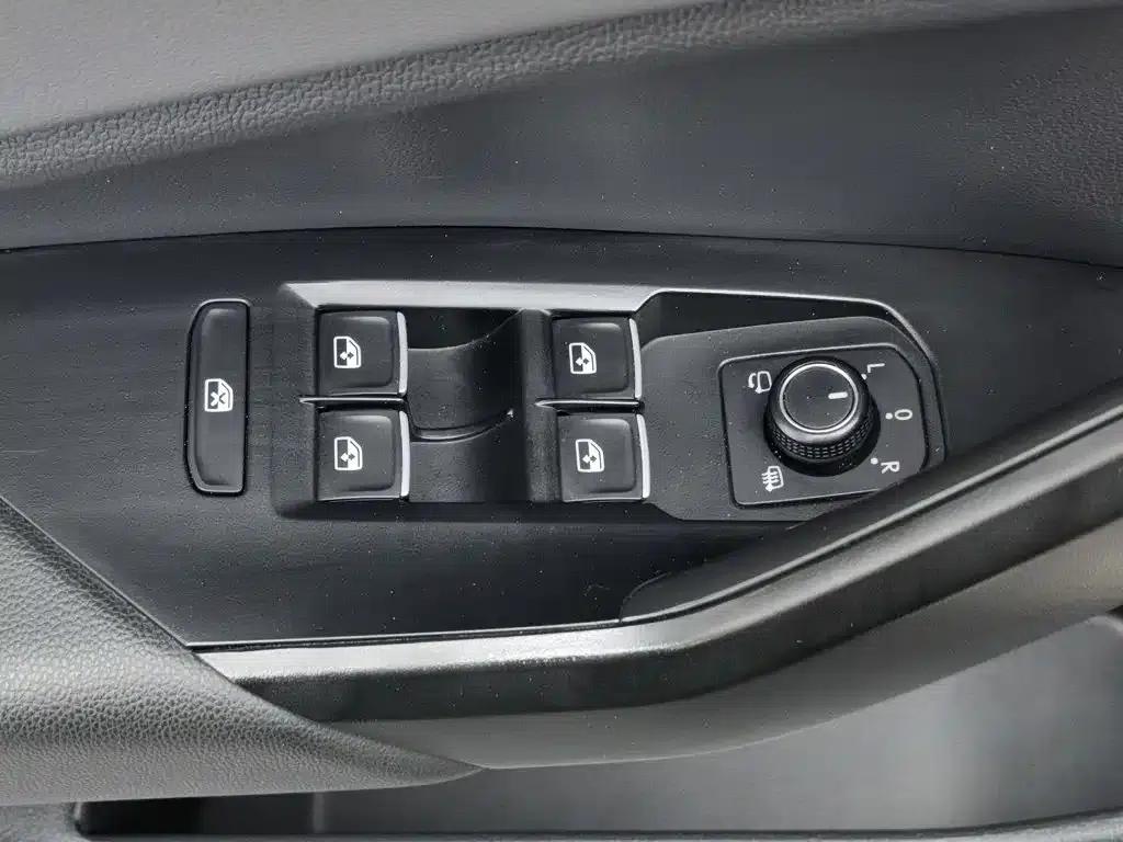 2021 Volkswagen Sagitar 280TSI DSG Super Edition — миниатюра 9