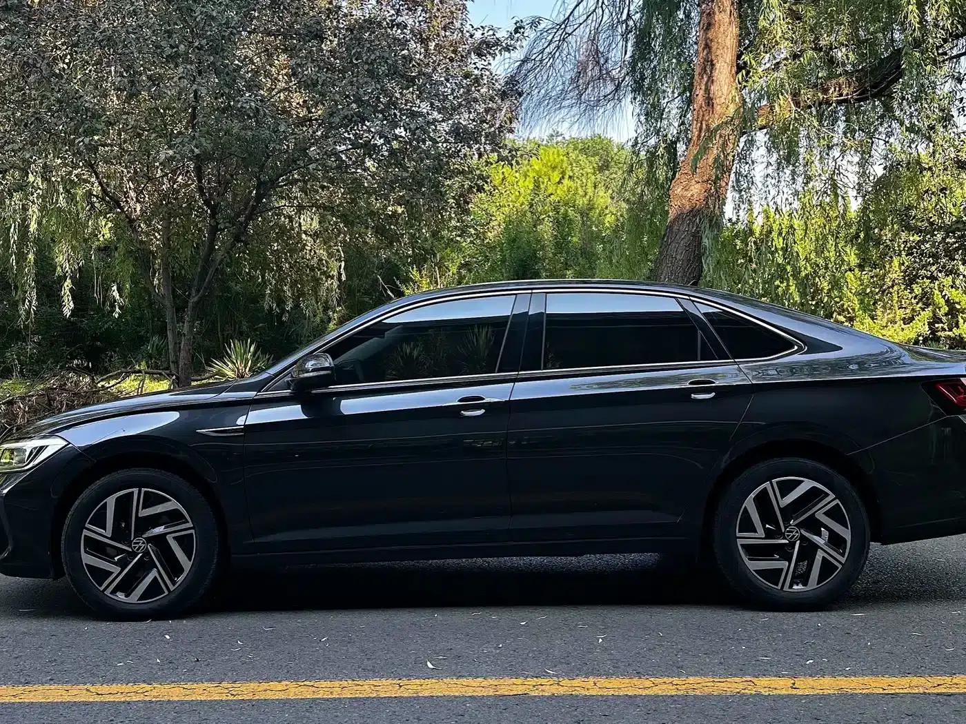 2024 Volkswagen Sagitar 300TSI DSG Super Edition — миниатюра 3