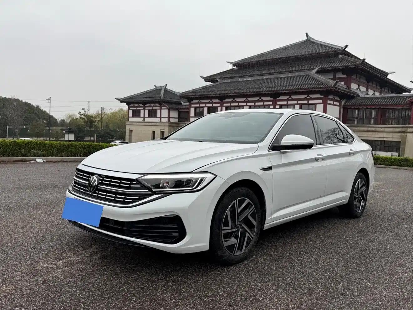 2023 Volkswagen Sagitar 300TSI DSG Super Edition — миниатюра 1