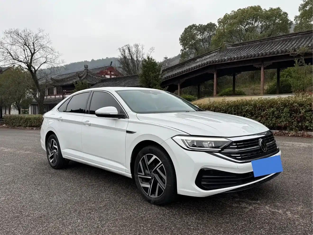 2023 Volkswagen Sagitar 300TSI DSG Super Edition — миниатюра 2