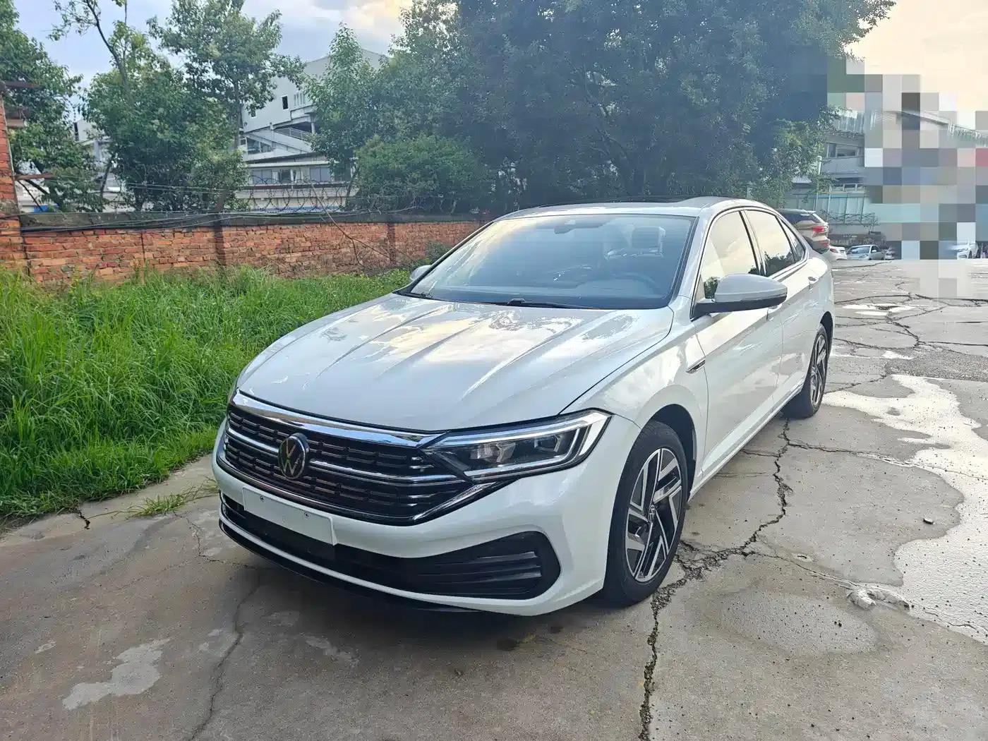 2023 Volkswagen Sagitar 200TSI DSG Flying Edition — миниатюра 1