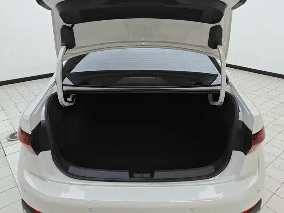 2024 Volkswagen Sagitar 200TSI DSG Flying Edition — миниатюра 4