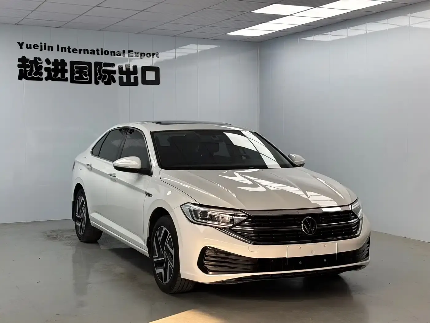 2023 Volkswagen Sagitar 280TSI DSG Excellence Plus Edition — миниатюра 3