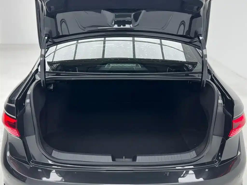 2023 Volkswagen Sagitar 280TSI DSG Beyond Plus Edition — миниатюра 13