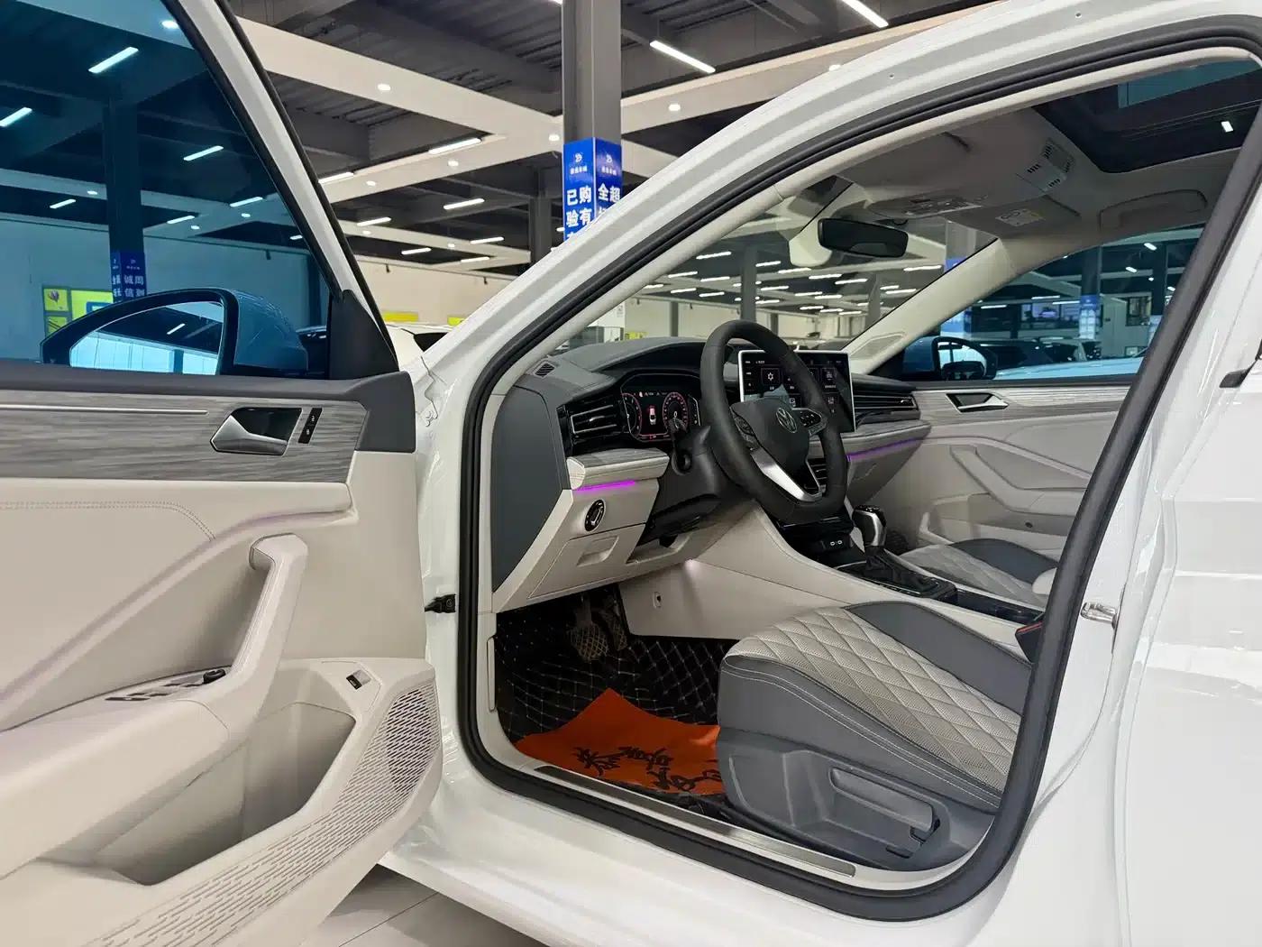 2023 Volkswagen Sagitar 280TSI DSG Super Edition — миниатюра 4