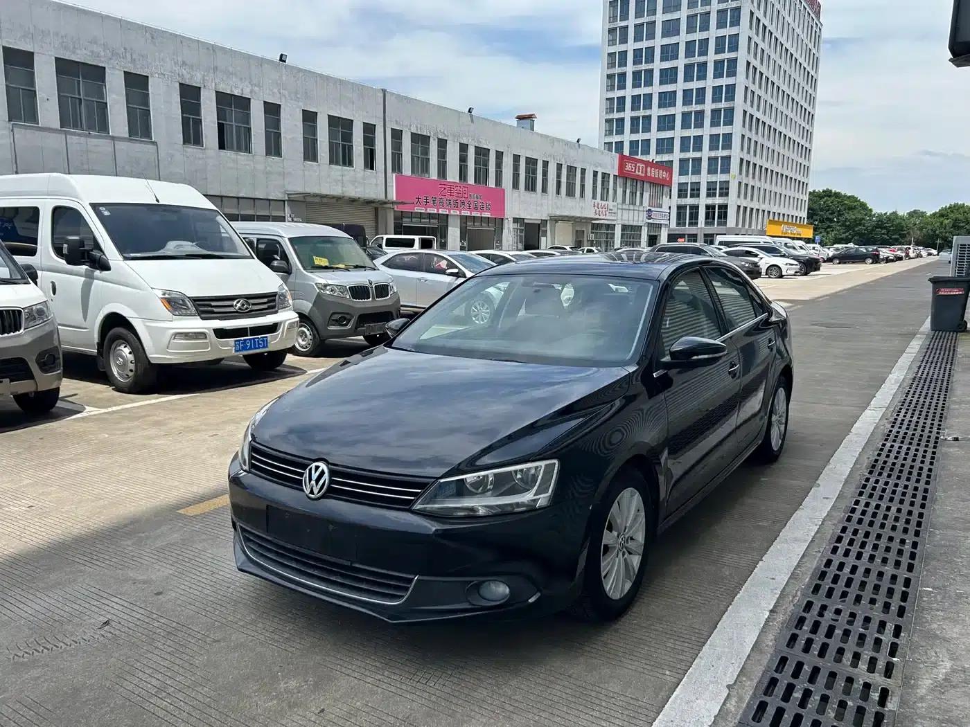 2014 Volkswagen Sagitar 1.6L Manual Comfort Edition — миниатюра 2